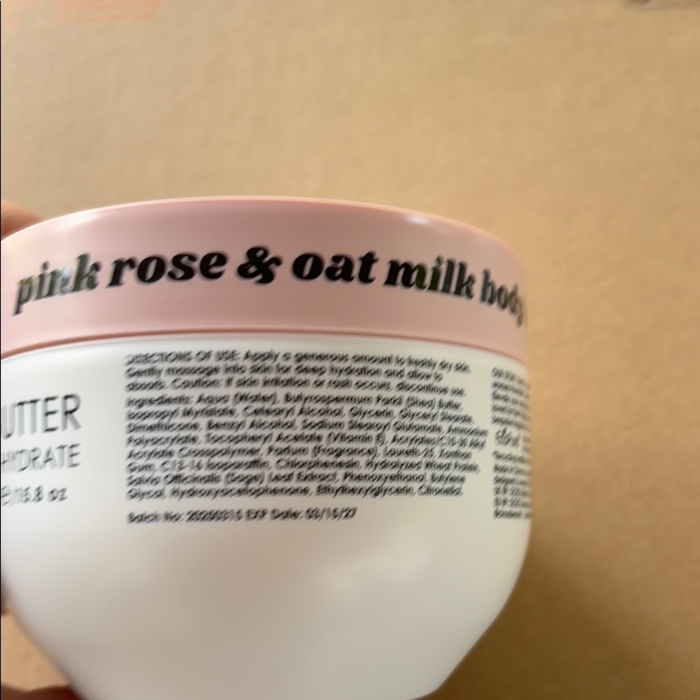 Ciroa Pink Moisturizing Body Oil - Picture 4 of 11